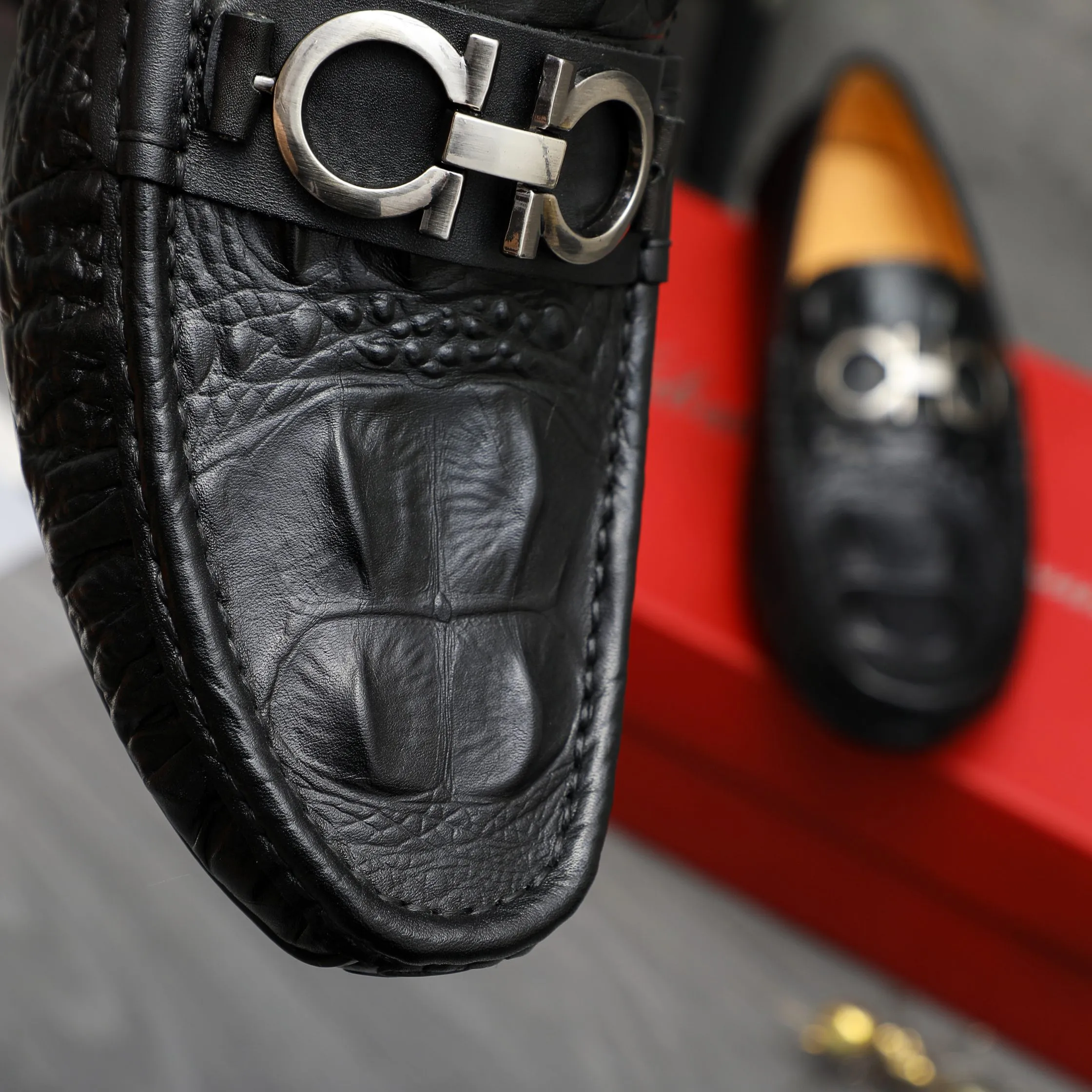 Men's shoes 💰p380 Product trademark: Ferragamo " Ferragamo ] Casual slip-on men's shoes Regular size: 38-45 Product materials: Selected crocodile pattern cowhide upper, pigskin lining, rubber outsole